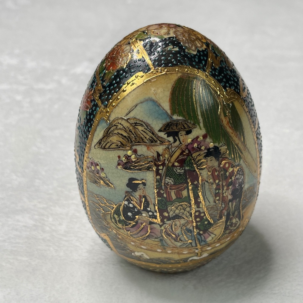 Vintage Chinese Satsuma Style Egg Hand Painted Geisha Moriage Gold Gilt 4.5"
